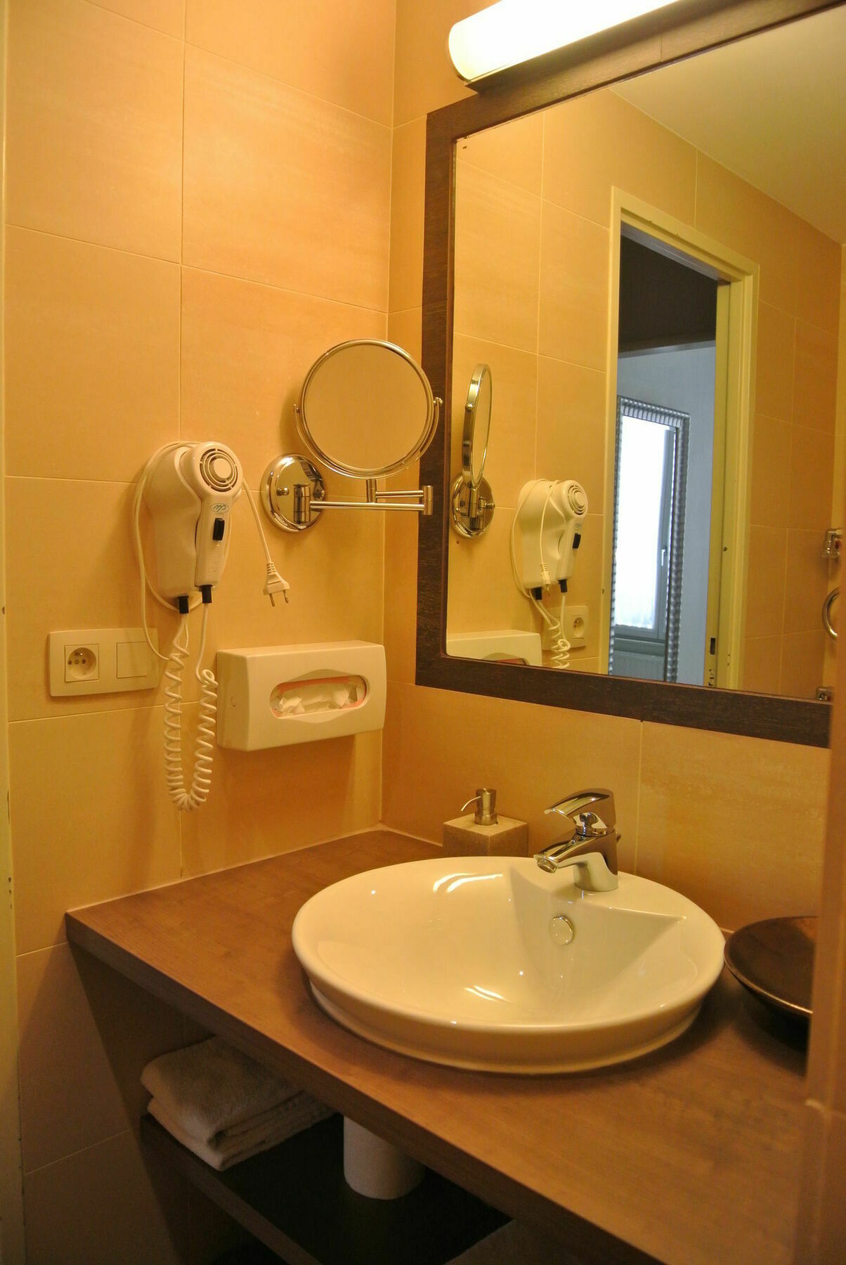 Hotel La Legende Bruksela Zewnętrze zdjęcie